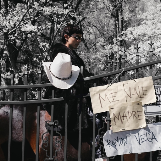 肉色丝袜细高跟的尤物娇妻
